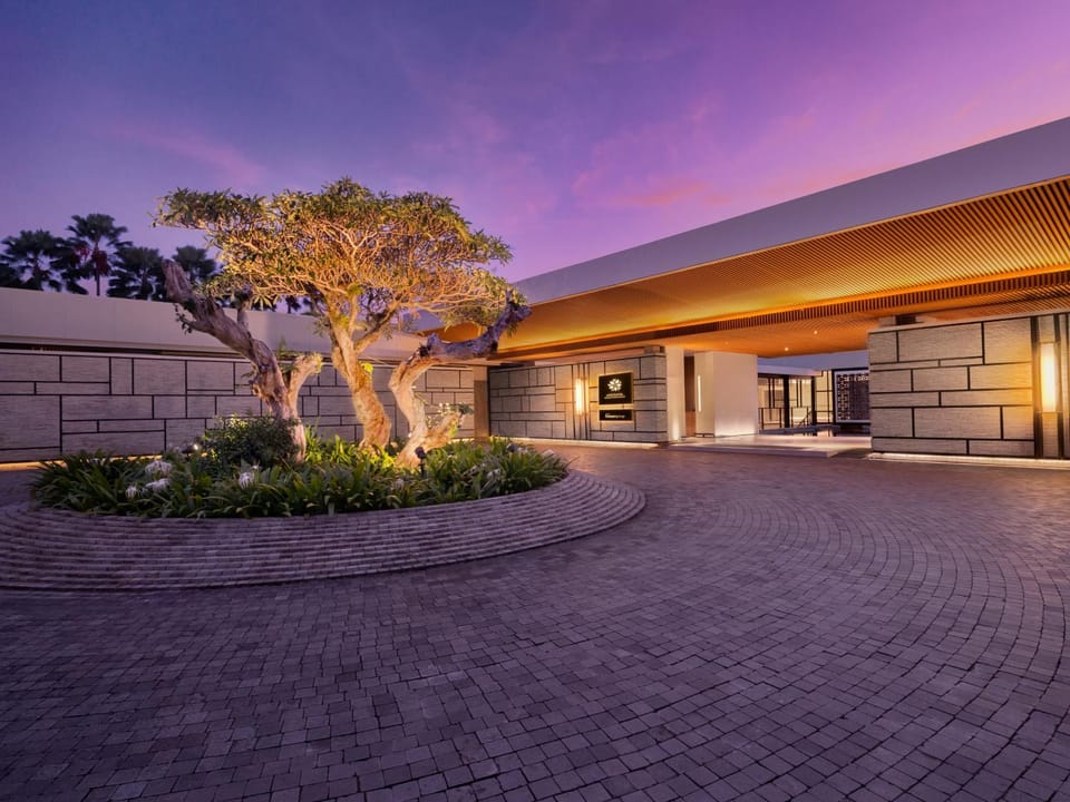 Property building, Facade/entrance