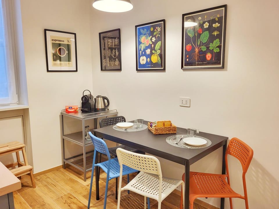 Coffee/tea facilities, Dining area