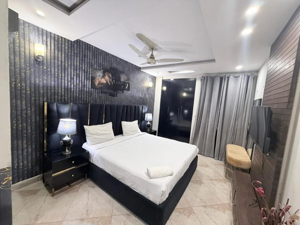Royal Comfort Luxury Apartment Apartment in Lahore