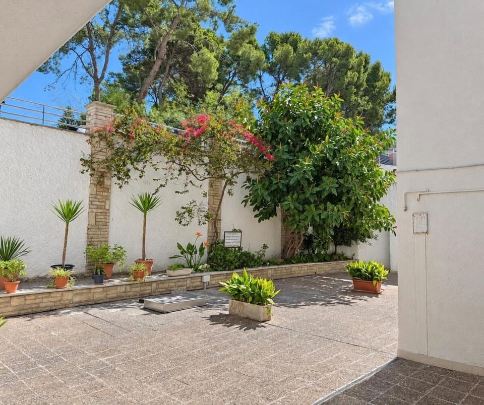 Cozy renovated apartment just two minutes from the sea Apartment in Salou