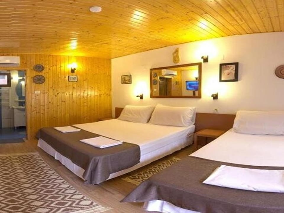 Bed, Photo of the whole room, air conditioner