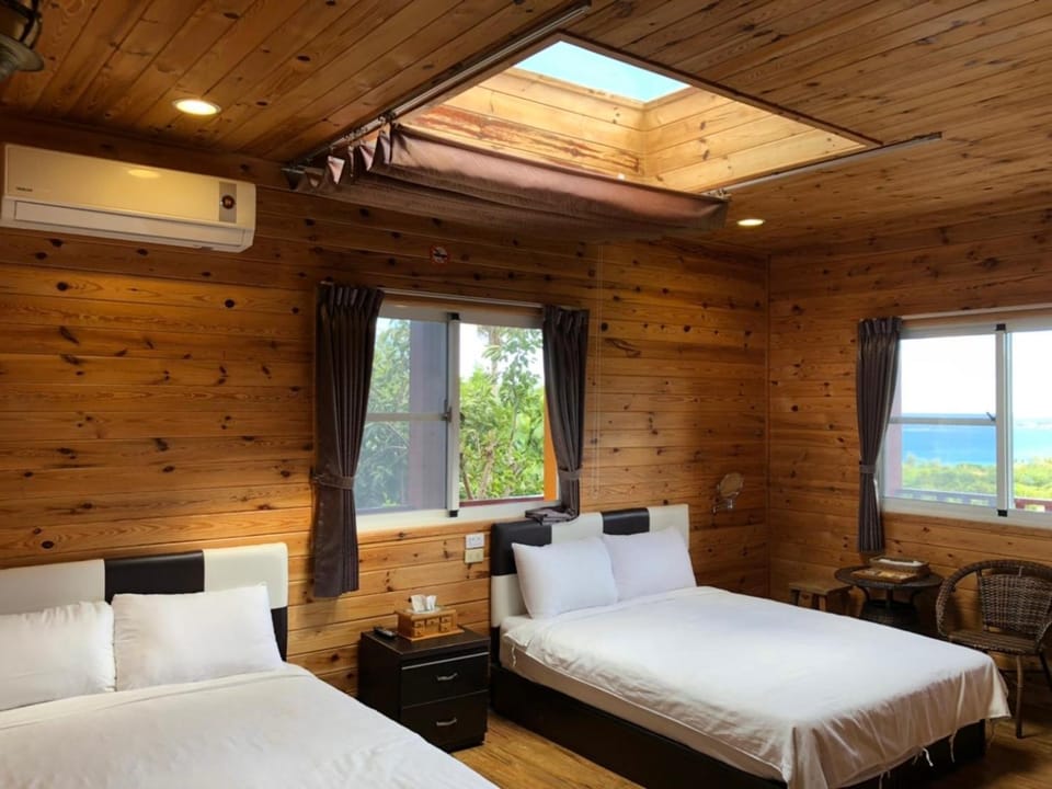 Bed, Photo of the whole room, Bedroom, air conditioner