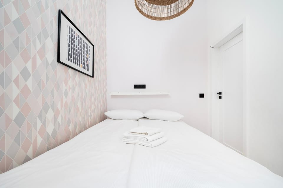 Bed, Photo of the whole room, Bedroom, towels, wardrobe