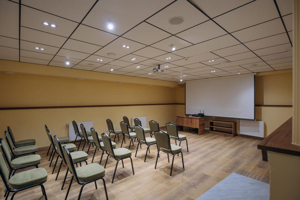 Meeting/conference room