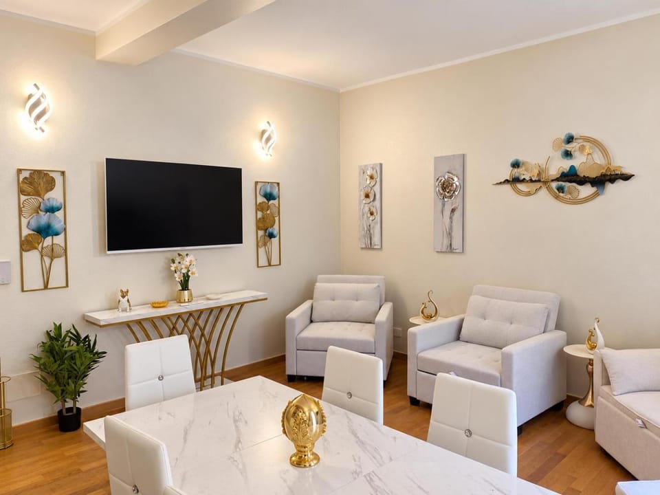 TV and multimedia, Living room, Seating area
