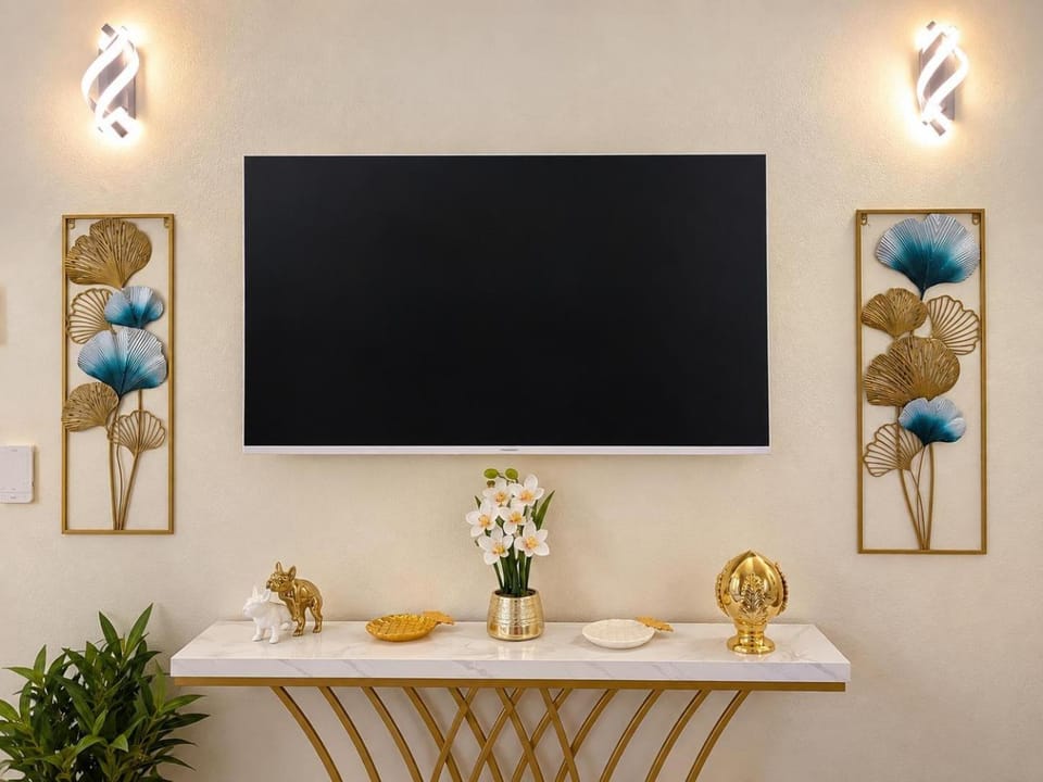 TV and multimedia, Decorative detail