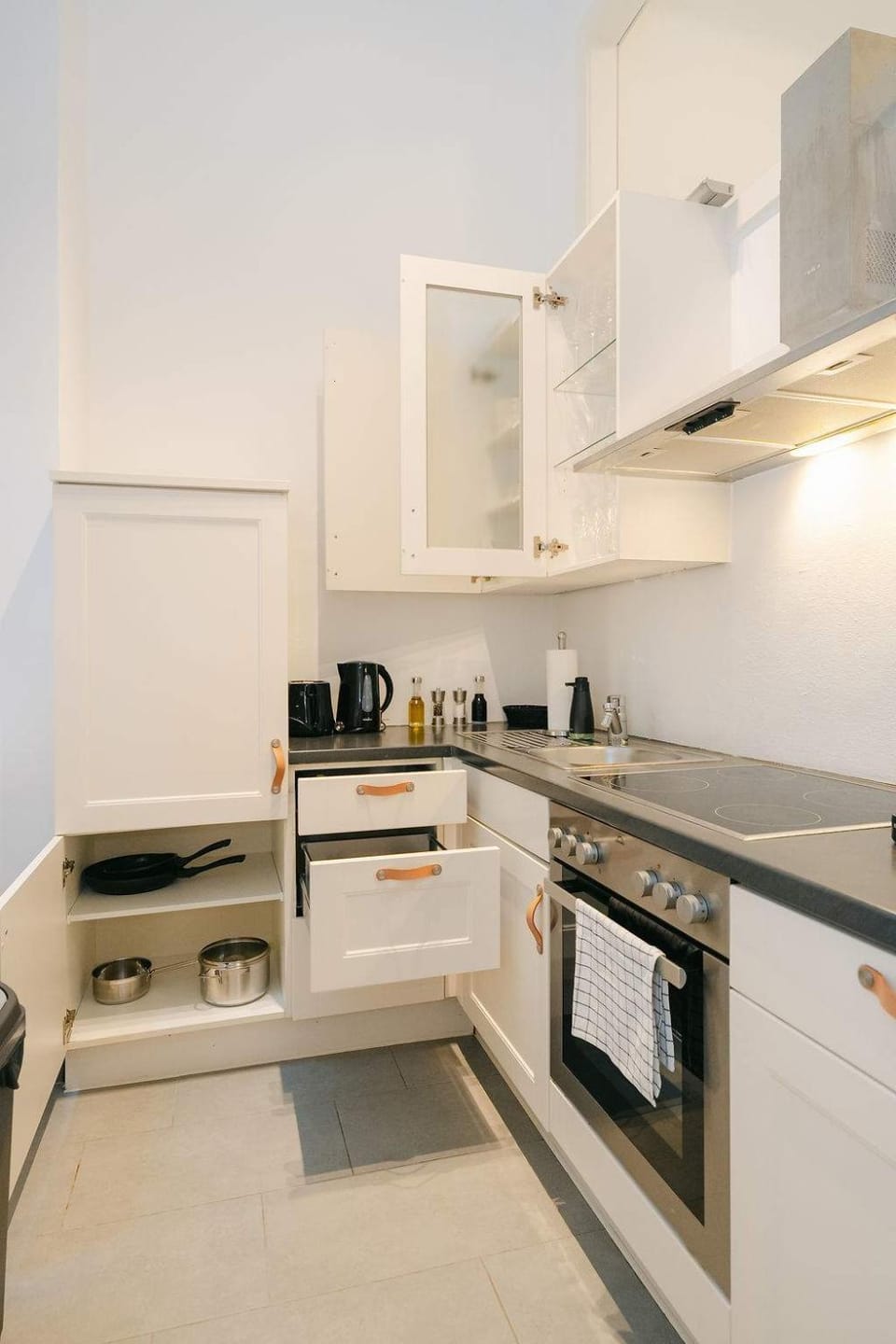 Cool 3BR close to city free parking Apartment in Vienna