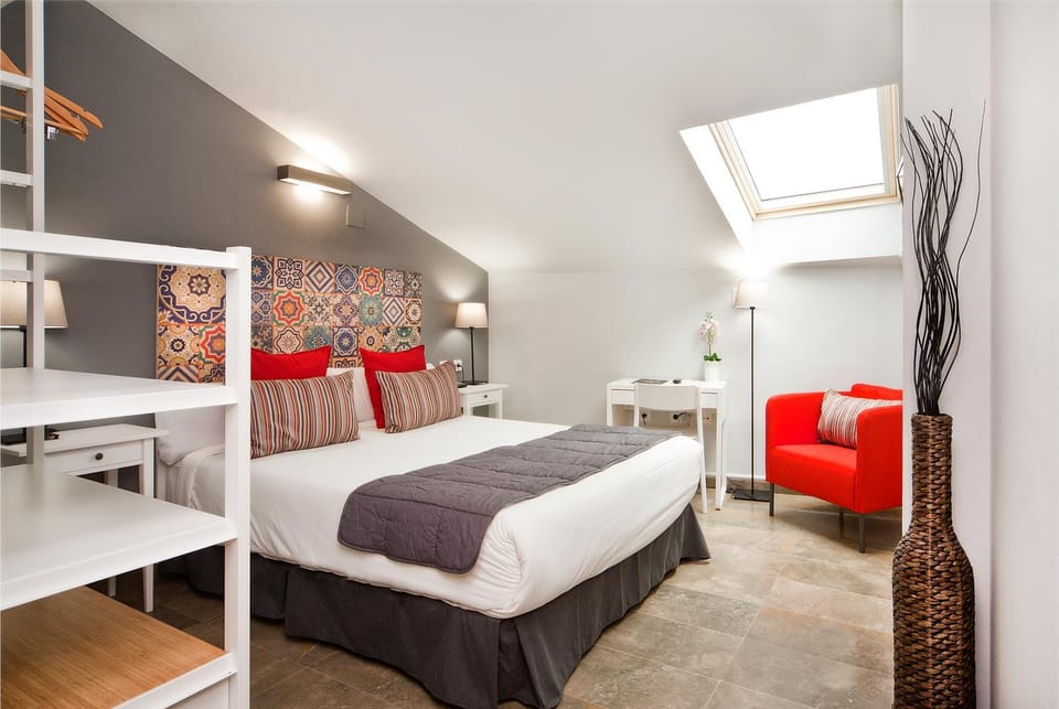 Bed, Photo of the whole room