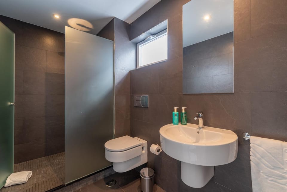Bathroom, Living room