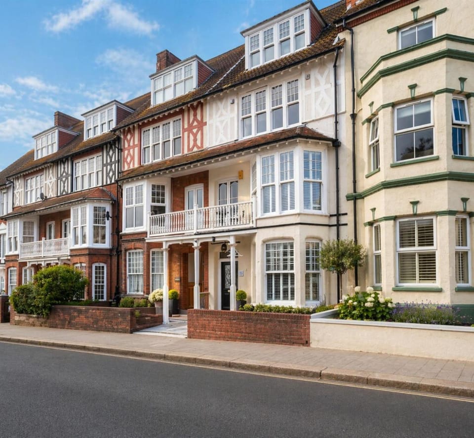 Birch House – Spacious Coastal Retreat in Cromer House in Cromer