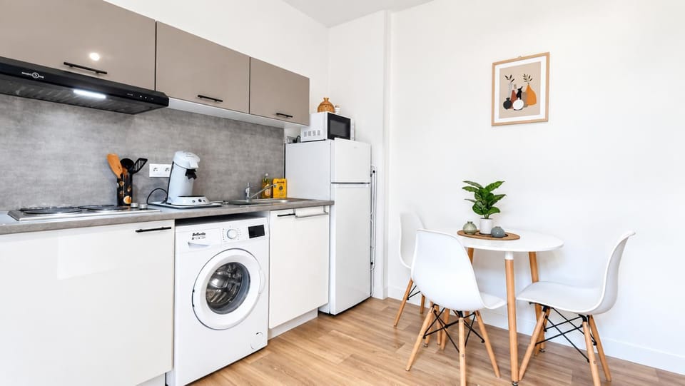 Dining area, microwave, kitchen