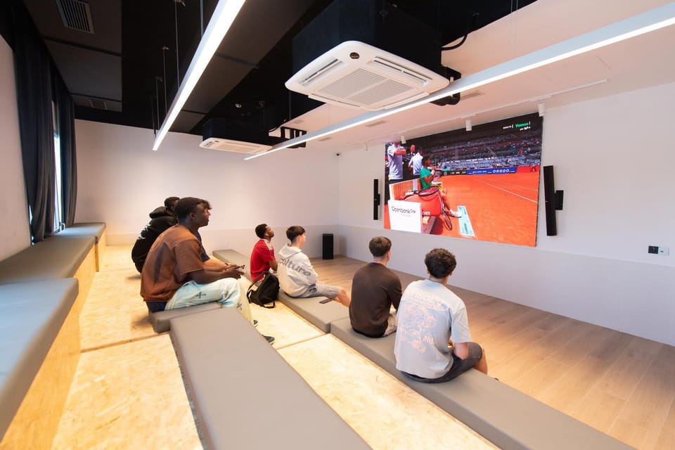 Communal lounge/ TV room, Communal lounge/ TV room, TV and multimedia