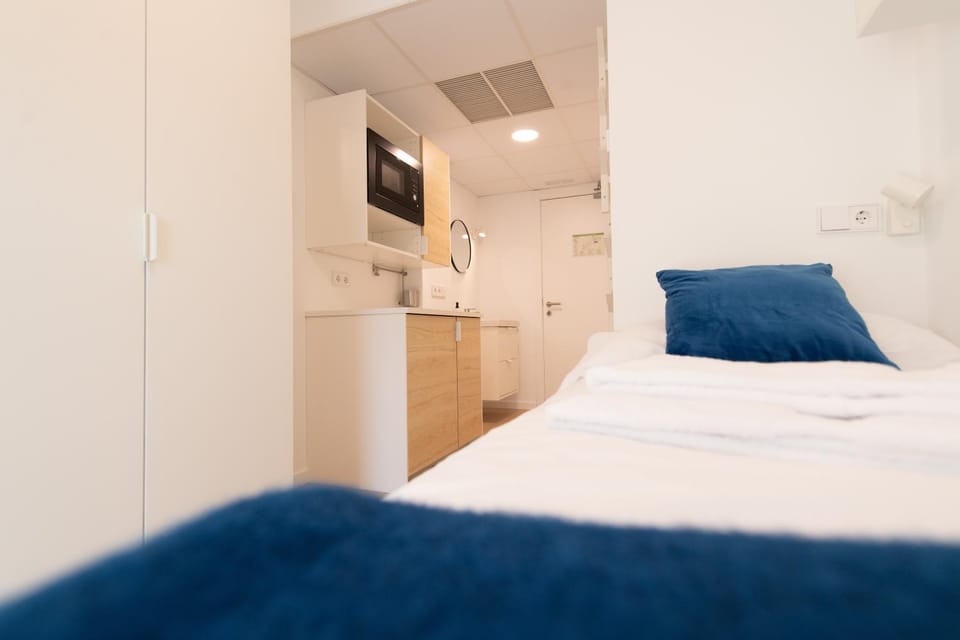 Kitchen or kitchenette, Bedroom