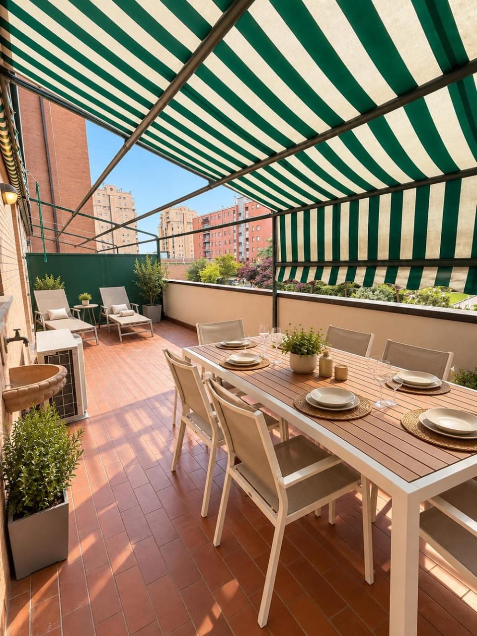 Big apartment with terrace near the stadium with parking and wifi Apartment in Milan