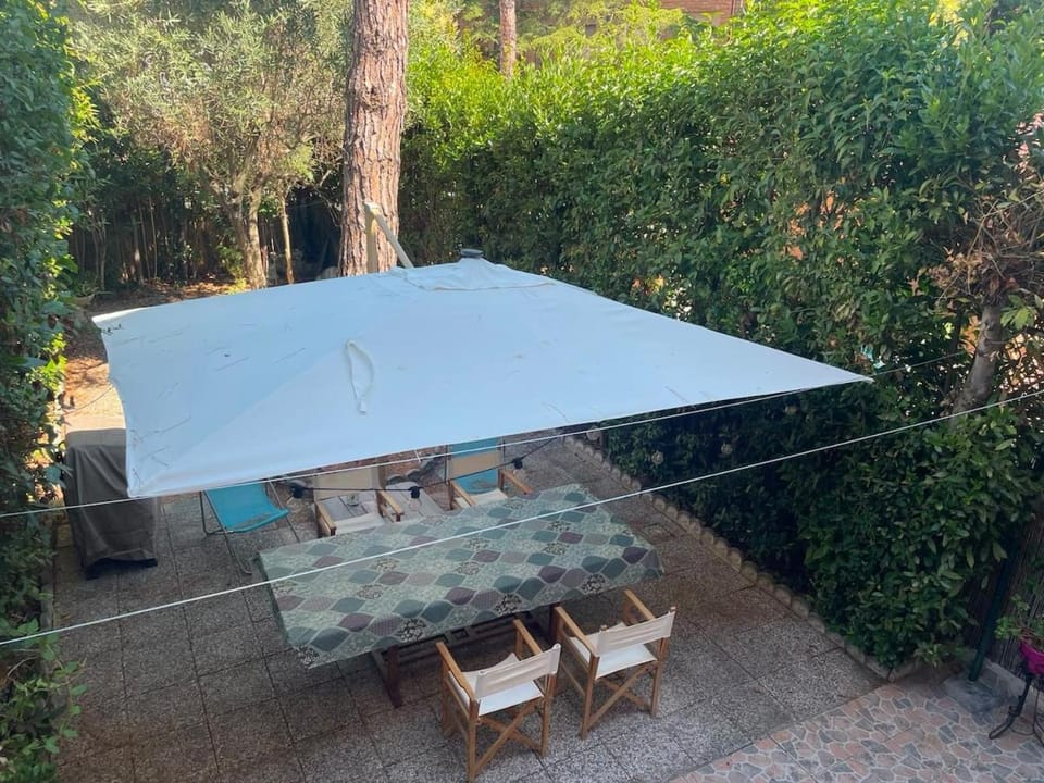 House with garden for outdoor dining Apartment in Pesaro