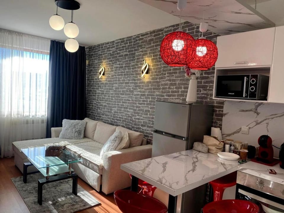 Seating area, Dining area, oven, stove