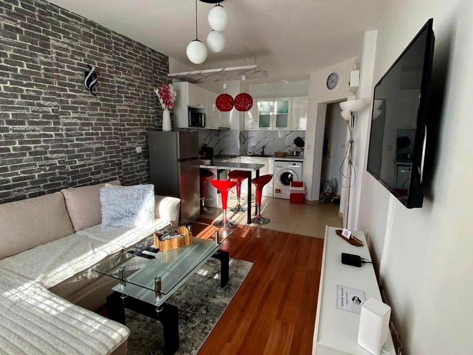 TV and multimedia, Dining area, oven