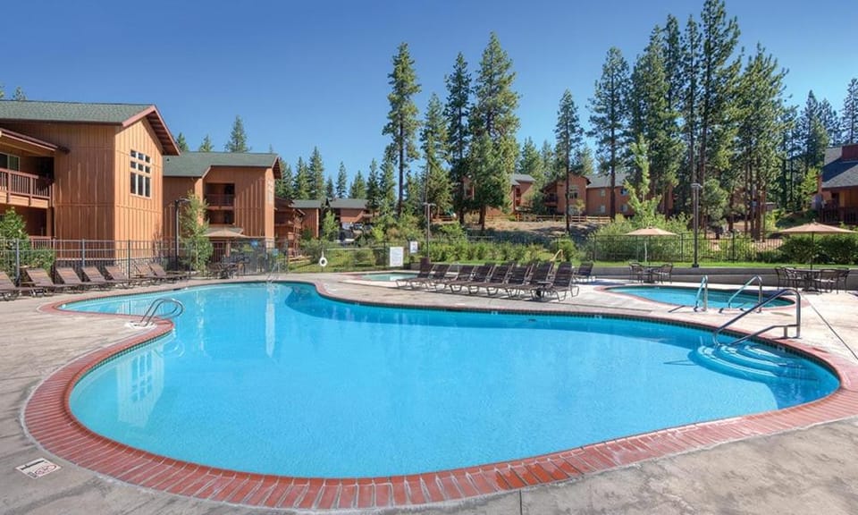 South Shore 3BR Apartment with Resort Access House in Round Hill Village