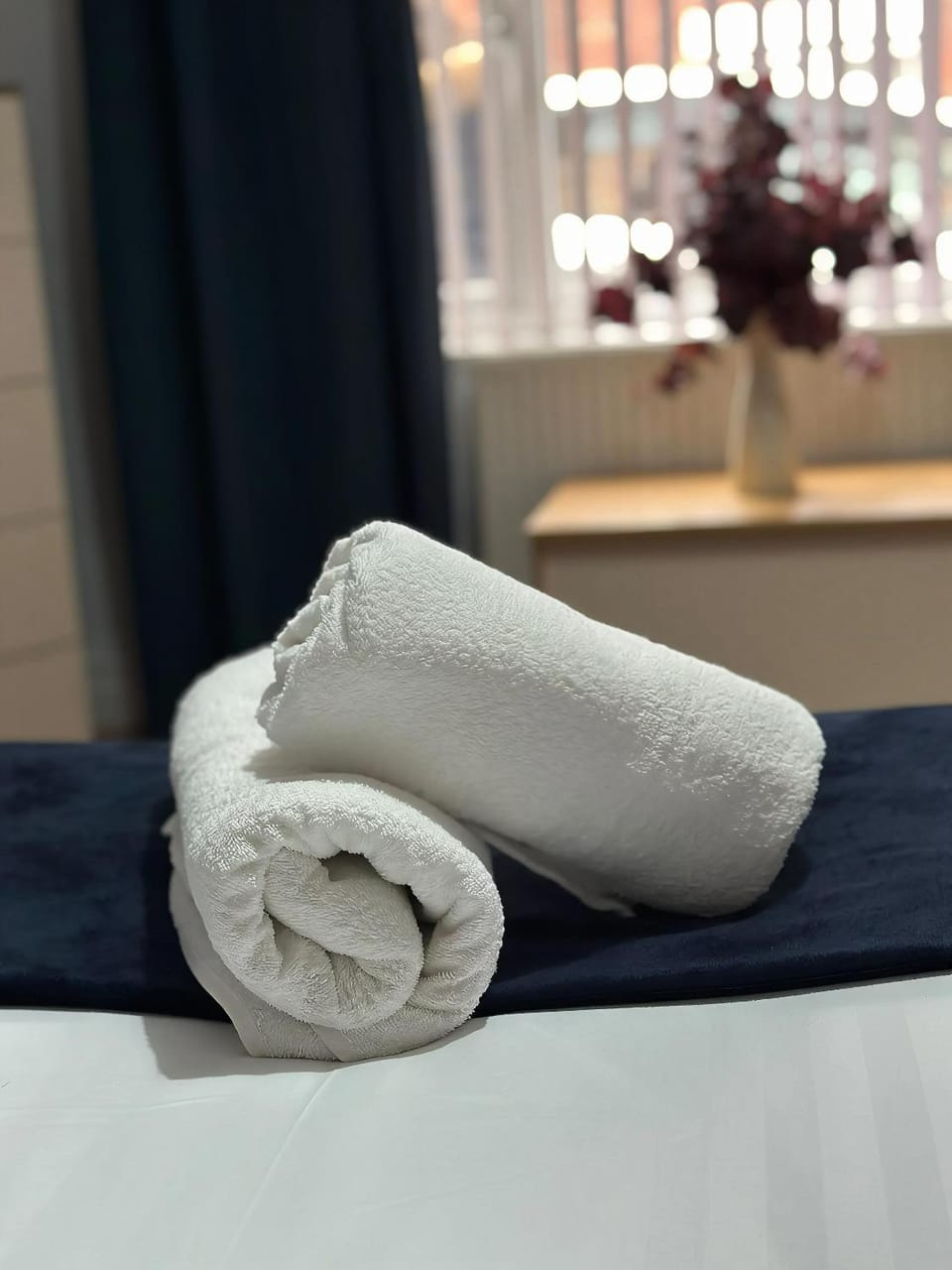 Photo of the whole room, towels