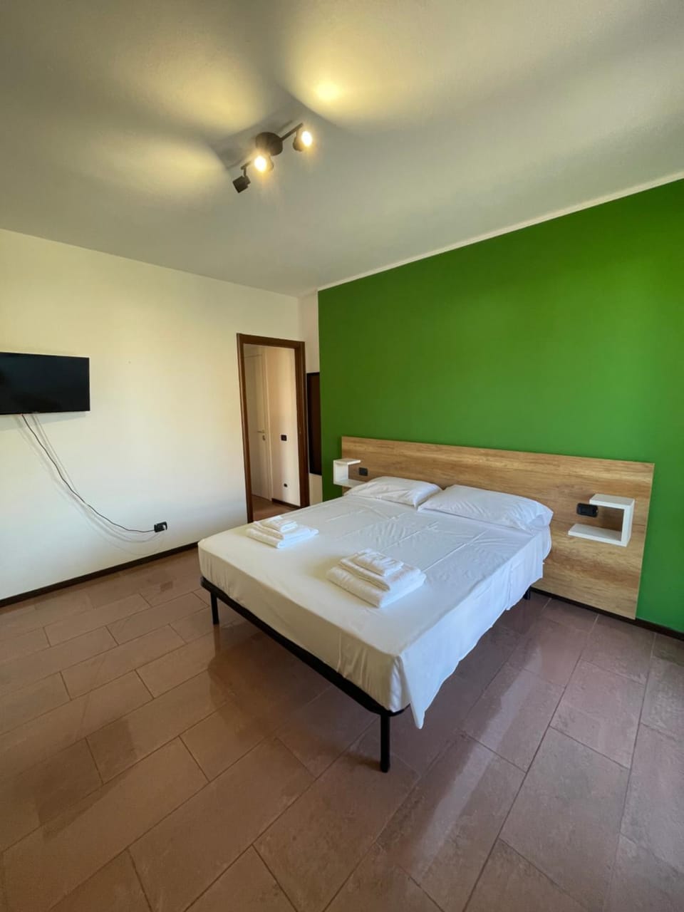 Homely - Malpensa & Fiere Milano - Camera 103 Bed and Breakfast in Lombardy