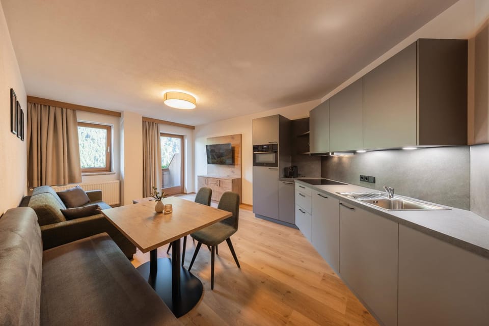 Kitchen or kitchenette, Living room