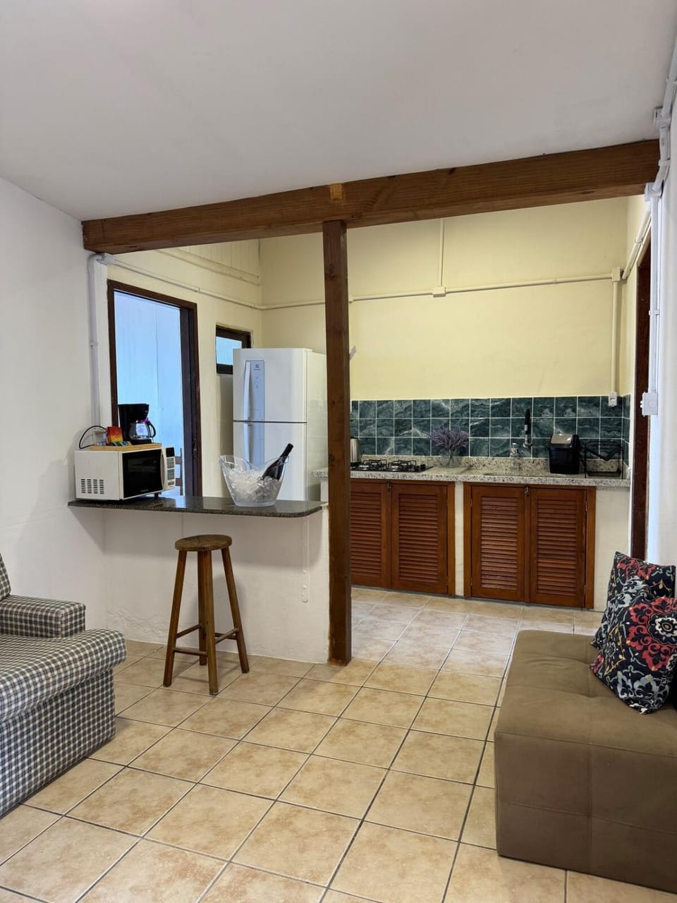 Kitchen or kitchenette, Seating area