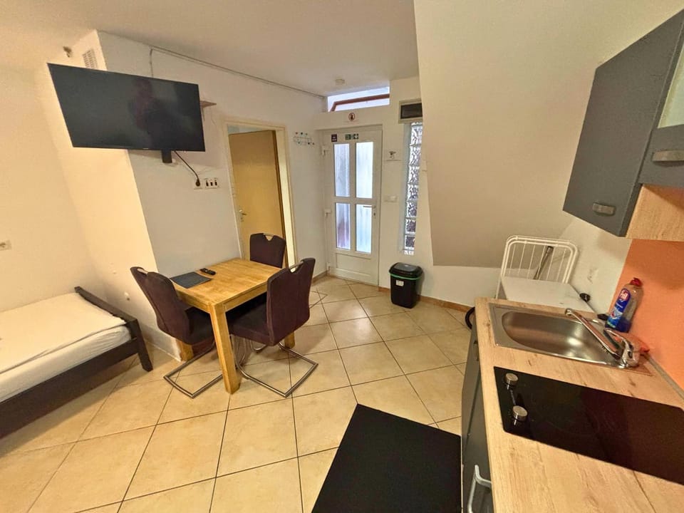 Apartma Piranesa - budget Apartment in Piran