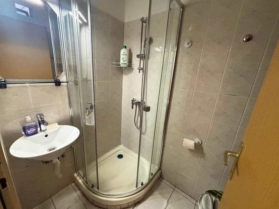 Apartma Piranesa - budget Apartment in Piran