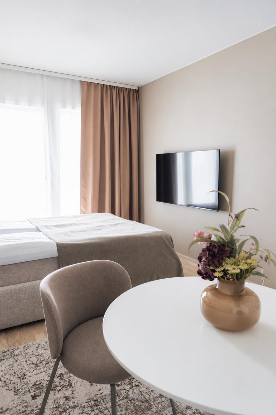 Bed, TV and multimedia