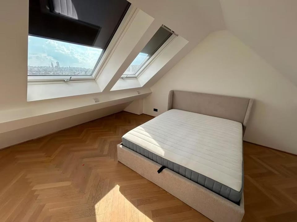 Deluxe apartment on top location Louise area Apartment in Saint-Gilles
