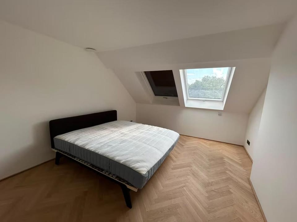 Deluxe apartment on top location Louise area Apartment in Saint-Gilles