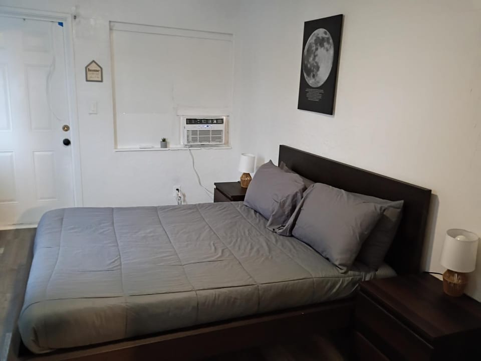 Sunny Days Motel Apartment in St Petersburg