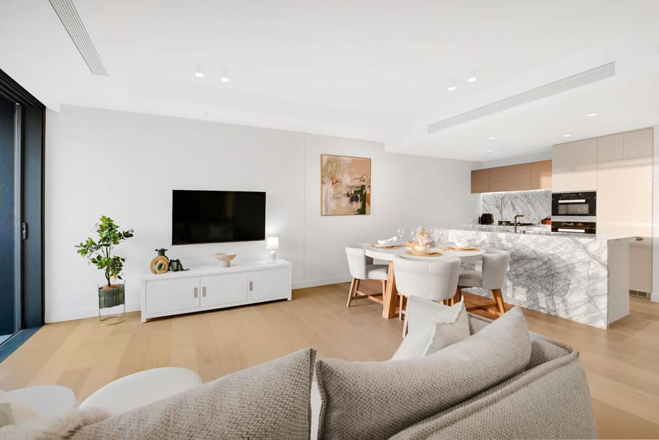 Jewel 27 Luxury 5 Star Beachfront King & Queen Apartment in Surfers Paradise
