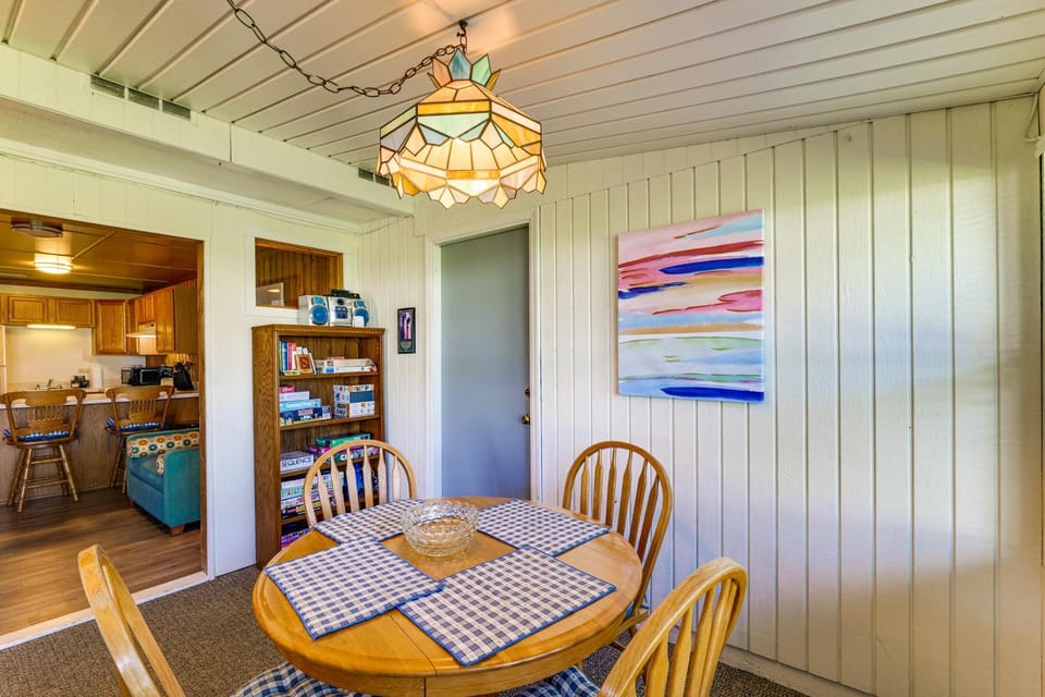 Happy Hour Hideaway: Pool, Dock & Lake Access House in Clermont