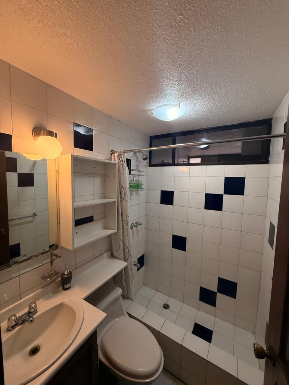 Shower, Toilet, Bath