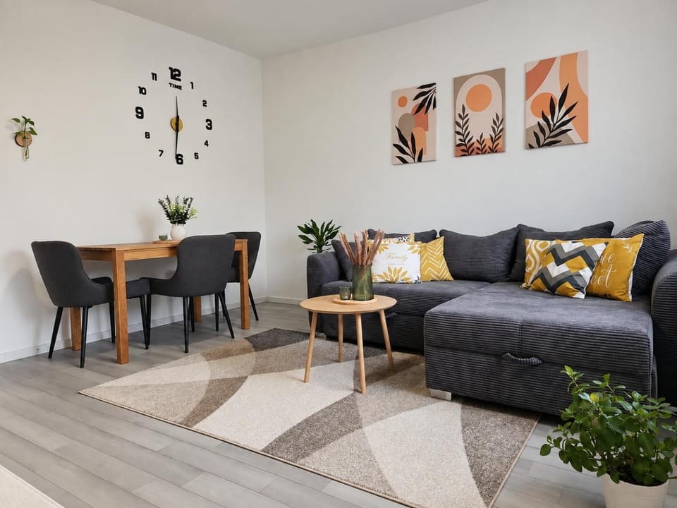 Living room, Seating area, Dining area