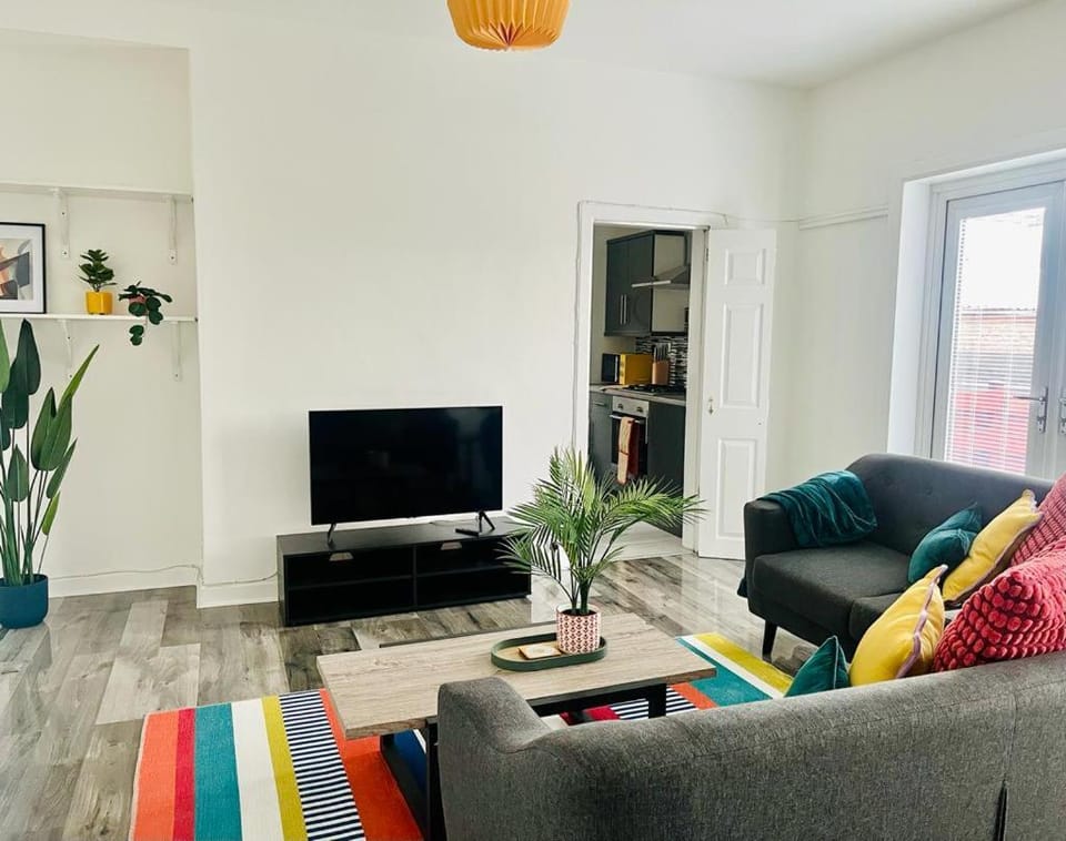 2 Bedroom Apartment in Convenient location Apartment in Glasgow