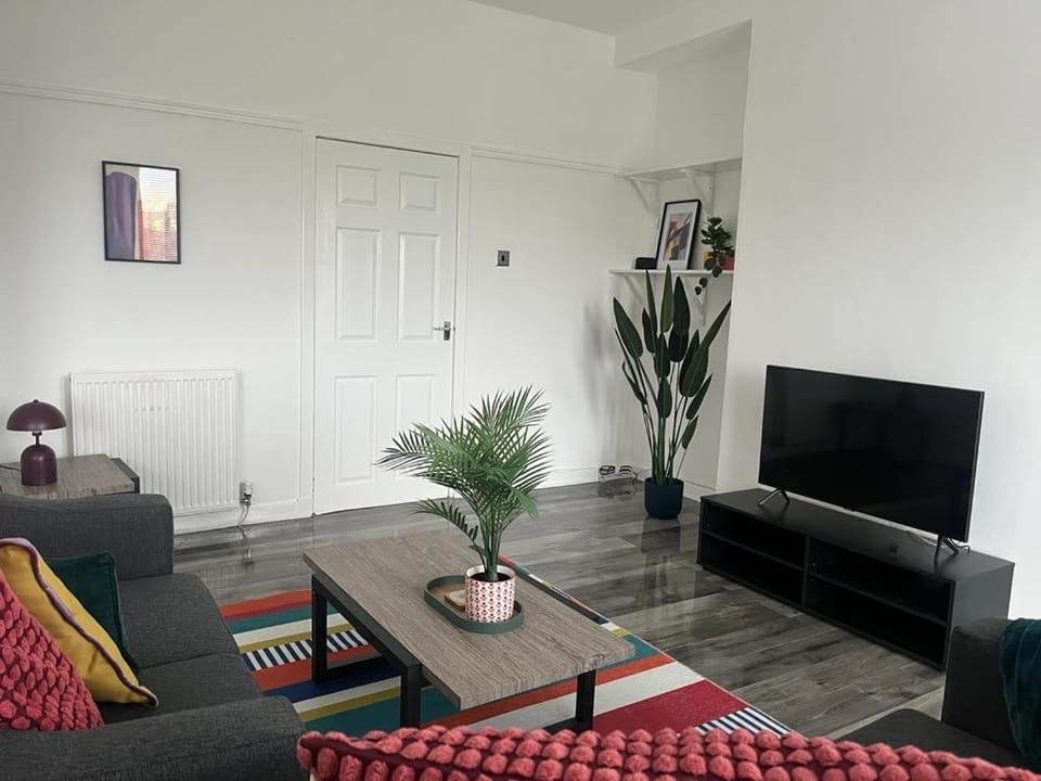 2 Bedroom Apartment in Convenient location Apartment in Glasgow