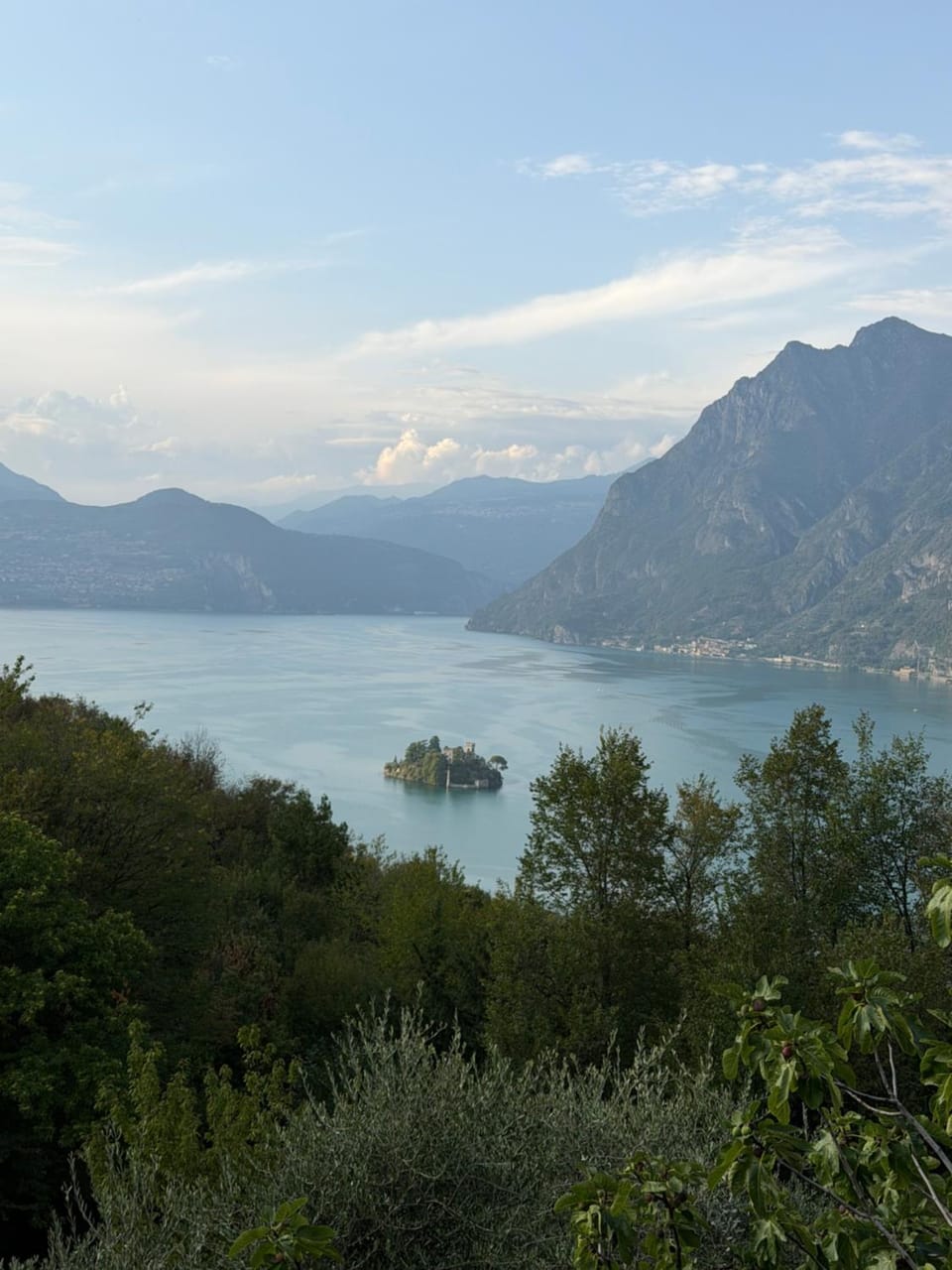 Monteluna House in Monte Isola