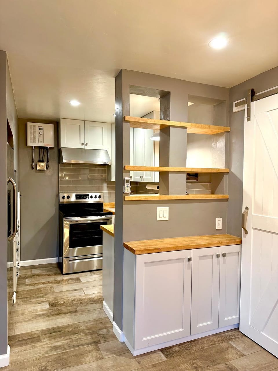 Kitchen or kitchenette