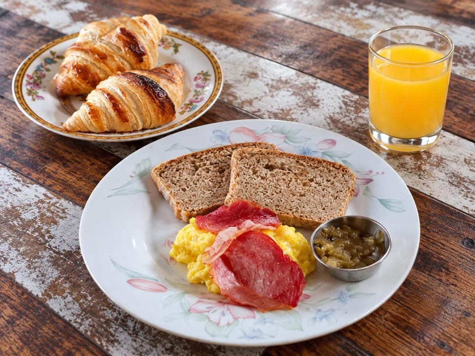 Food and drinks, Food, Breakfast, Continental breakfast