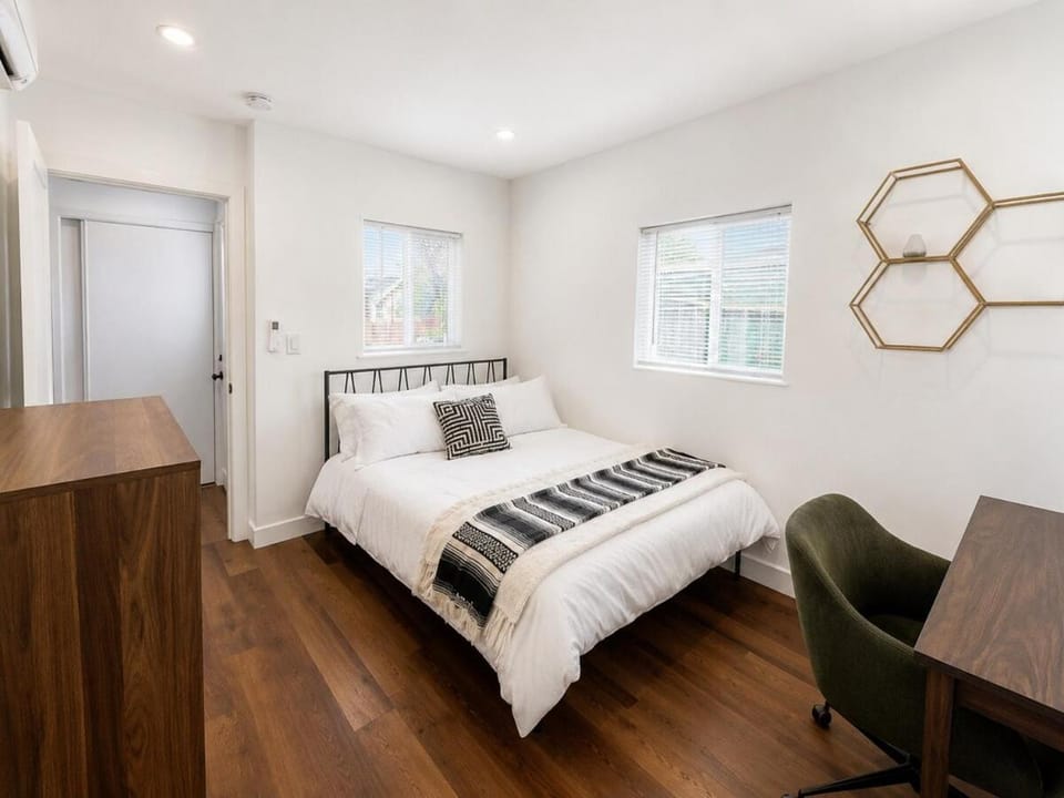 Chic 3BR Spanish Bungalow Near South Bay Beaches House in Lomita