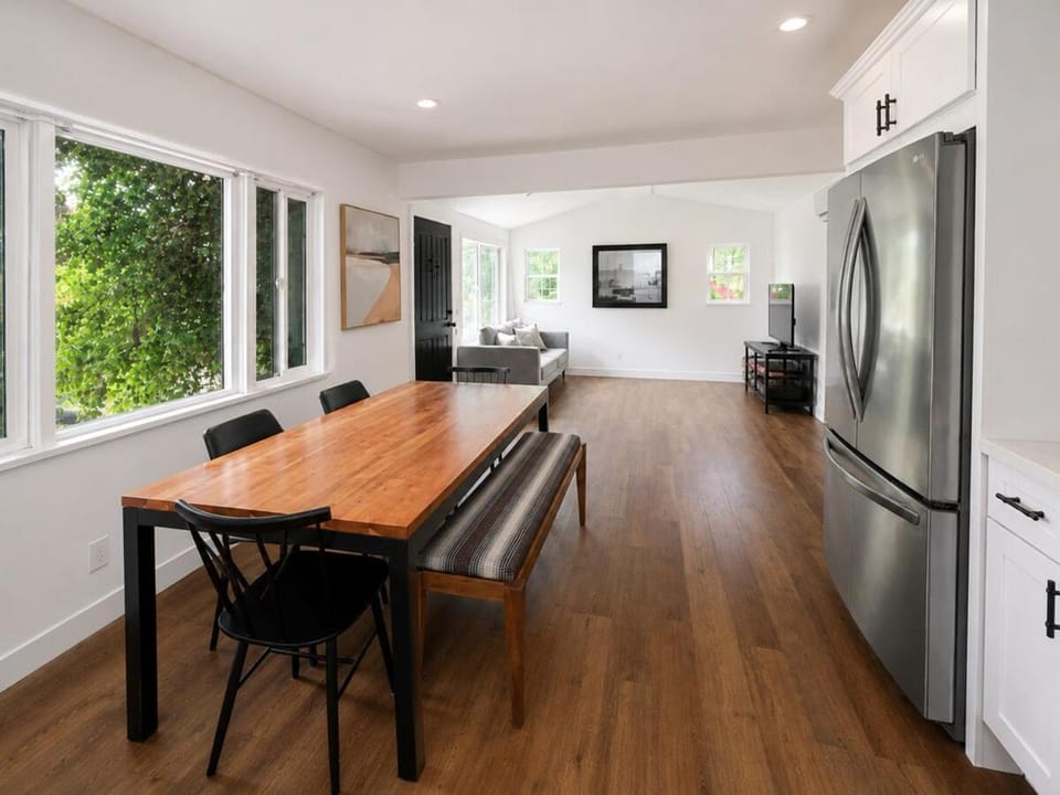 Chic 3BR Spanish Bungalow Near South Bay Beaches House in Lomita