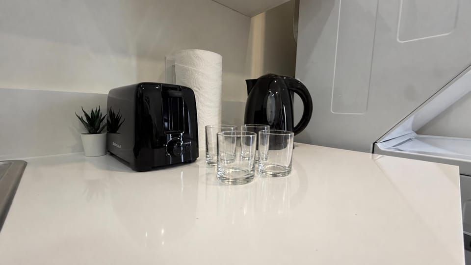 Coffee/tea facilities, toaster