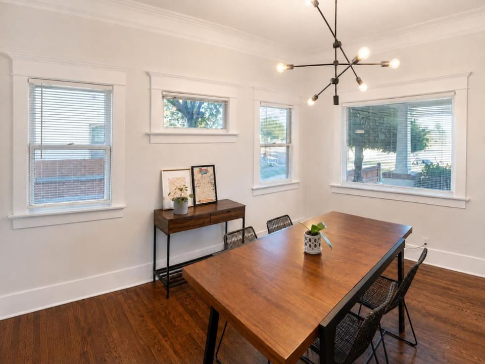 Charming Bungalow Near South Bay Beaches House in Lomita