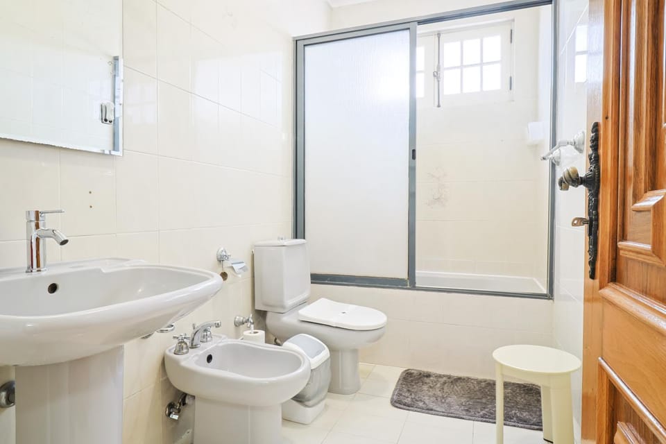 Shower, Toilet, Bath