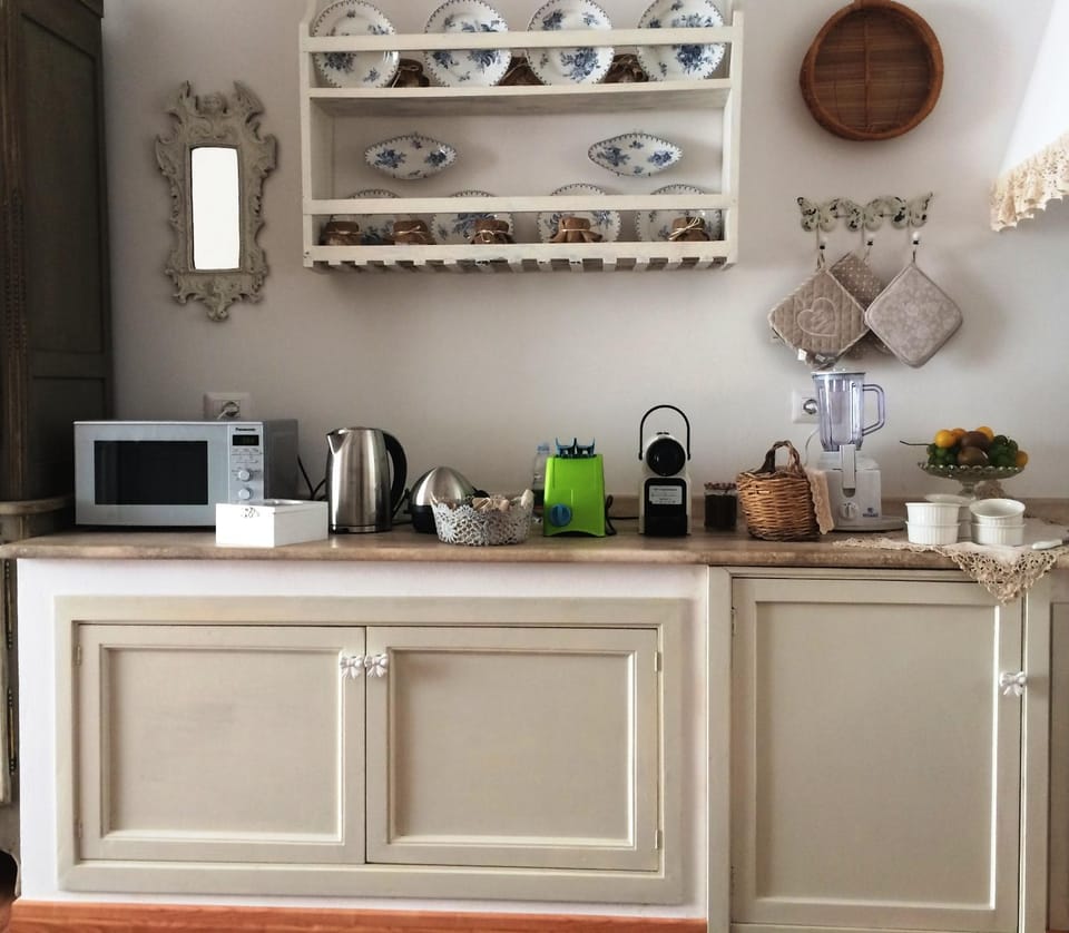 Coffee/tea facilities, Communal kitchen