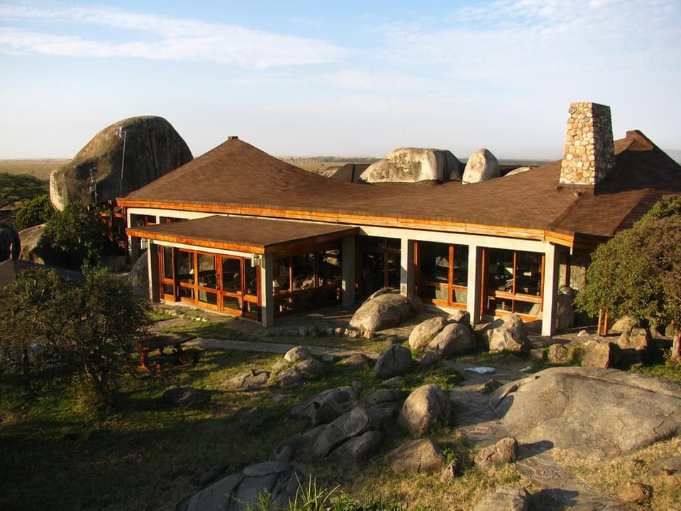 Property building, Restaurant/places to eat