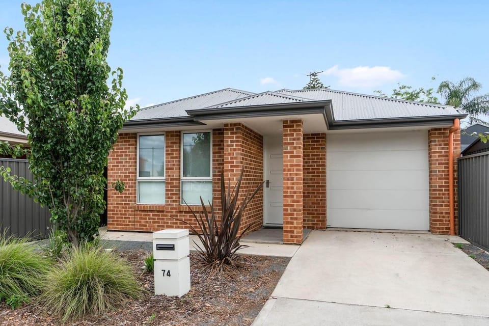 Cozy Family Retreat Near CBD & Adelaide Airport Listing House in Adelaide