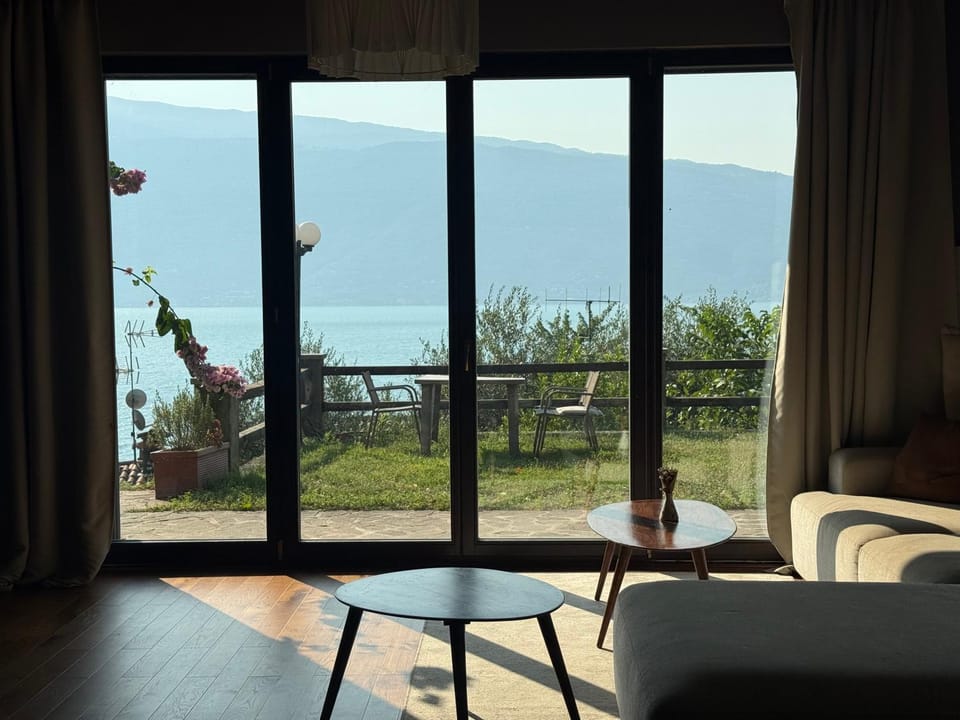 Natural landscape, View (from property/room), Balcony/Terrace, Living room, Mountain view